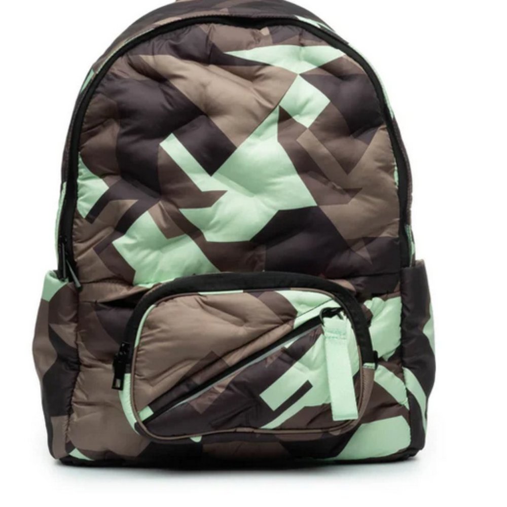 Go dash dot Maya backpack! Camo! Used